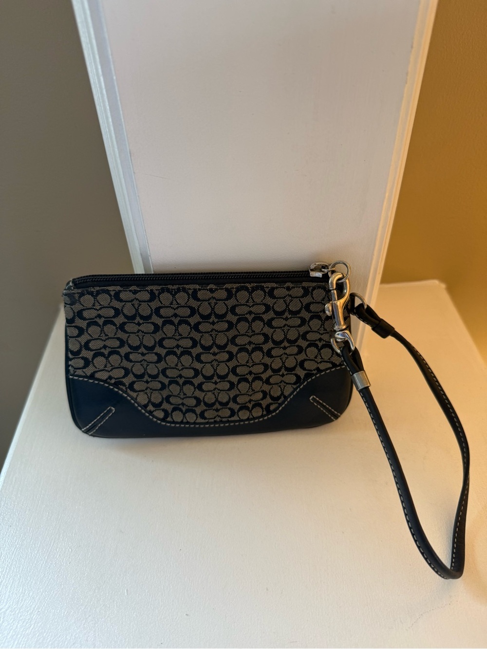 Vintage Y2K Coach Mini Signature Jacquard Wristlet Black Leather 6.5” Retro